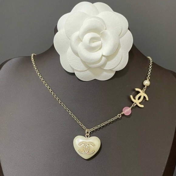 CHANEL Gold and Pink Heart Charm Necklace - Picture 1 of 8